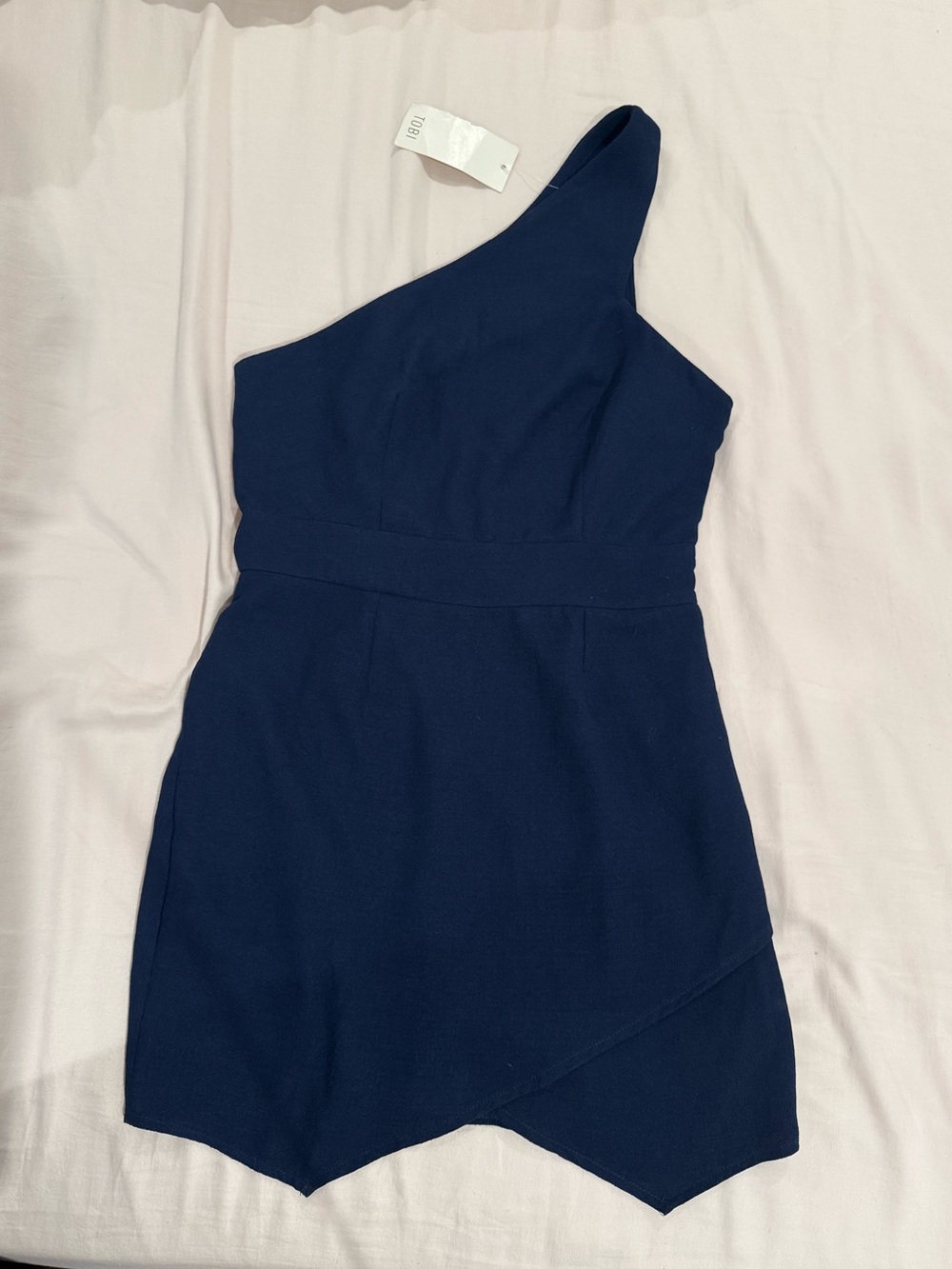 Tobi One-Shoulder Mini Dress in Navy Blue